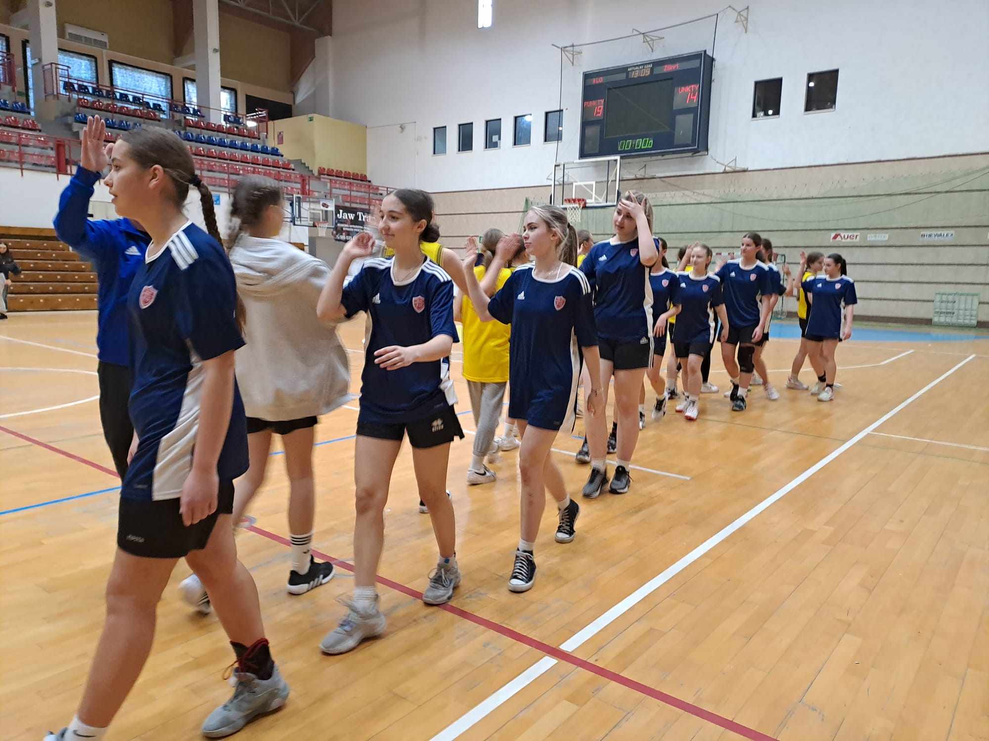 Zdjęcie MNS Licealiada Dziewcząt - koszykówka 15 (2)d2ddf1d2-ffef-43e6-9fc5-03e88188859e.jpg w galerii Mistrzostwa Nowego Sącza - Licealiada Dziewcząt - Koszykówka